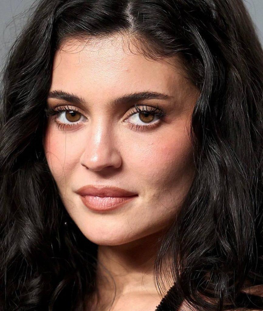 Звёзды Голливуда без фотошопа: скандал на красной дорожке