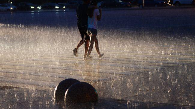 Мощный ливень обрушится на Москву: МЧС дало полтора часа 🌧️⚡ — погода в москве