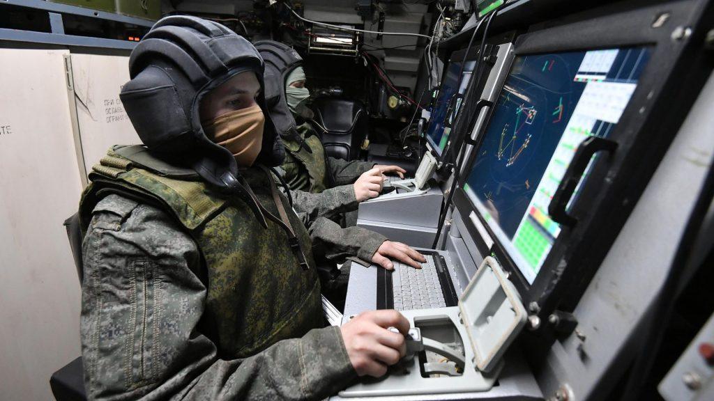 Атака БПЛА на Ростов-на-Дону: повреждения домов и режим ЧС 💥🚨 — атака бпла ростов на дону повреждения домов
