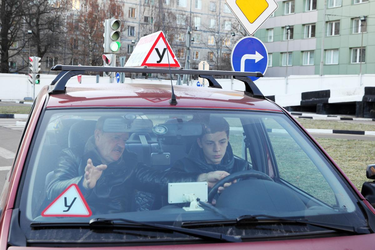 Экзамен на права: в 2027-м за кандидатами будут следить камеры 📸🚔 — условия сдачи экзамена