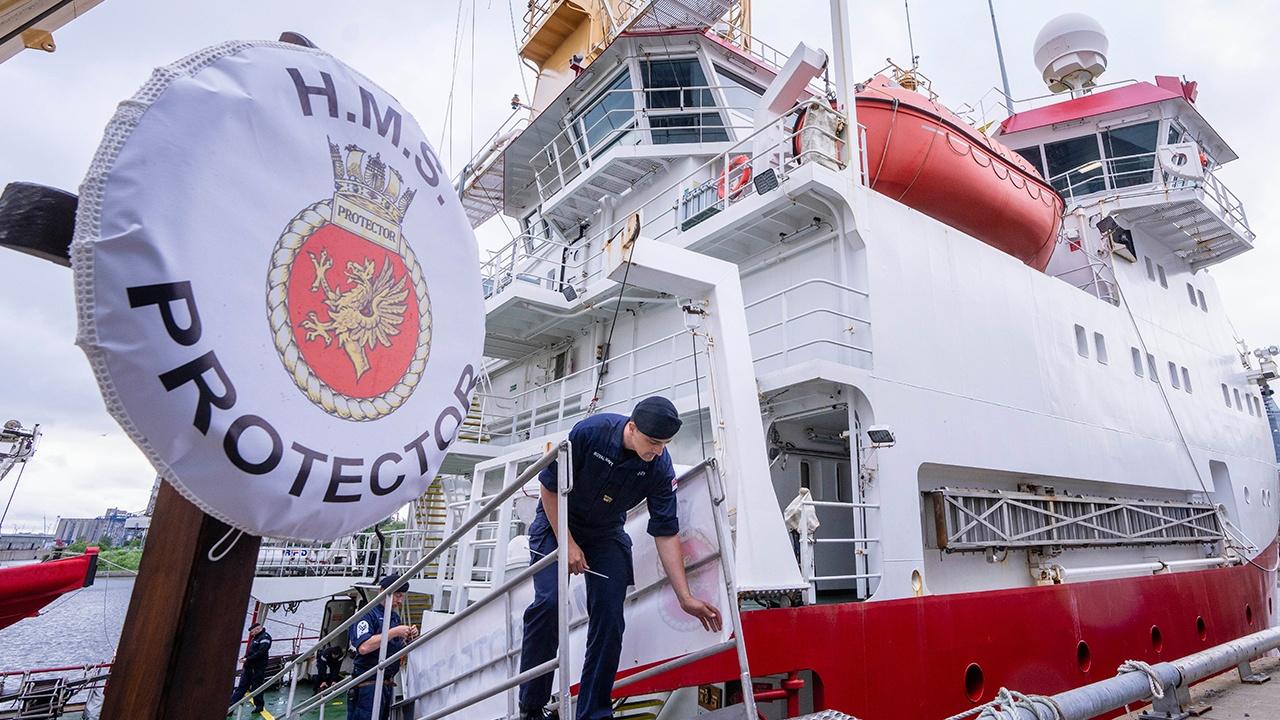 Единственный ледокол Великобритании вышел из строя 🚨❄️ — hms protector