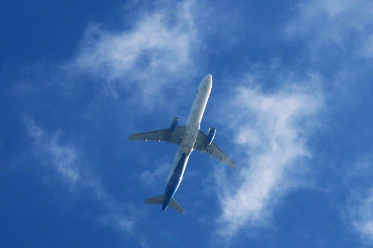 Домодедово и Внуково работают по согласованию: ограничения неба ✈️⚡ — росавиация ограничения рейсов