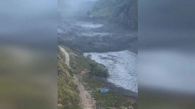 Российские туристы в Непале попали в капкан наводнения 🏔️🌊 — российские туристы в непале наводнение