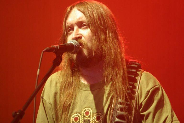 На могиле Егора Летова устроили жуткий перформанс 🎸💀 — могила егора летова осквернение