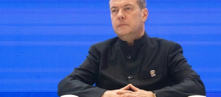 Медведев о мобилизации: потребности армии закрыты 🇷🇺🛡️ — дмитрий медведев
