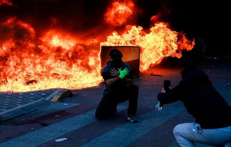 Тирана в огне: полиция применила водомёты против студентов 🚨💥 — протесты в албании сегодня