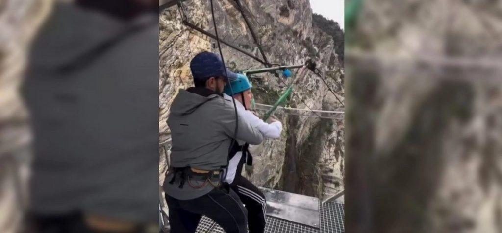 Туристку силой заставили прыгнуть с тарзанки в Дагестане 😱🏔️ — тарзанка дагестан