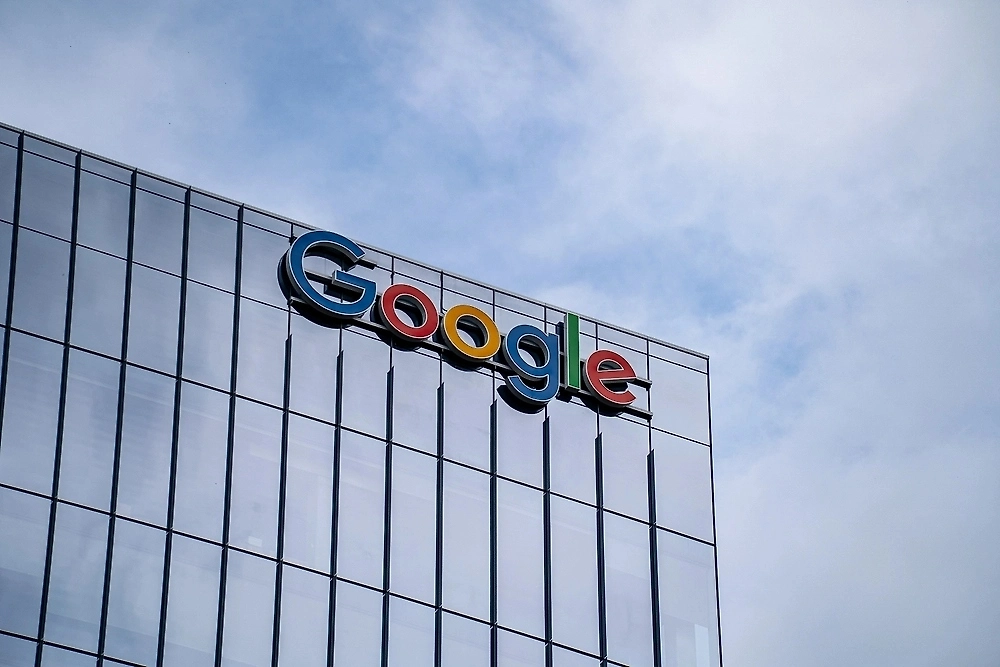 Google оштрафовали в России на 3,8 млн рублей за контент 📉⚖️ — штраф google