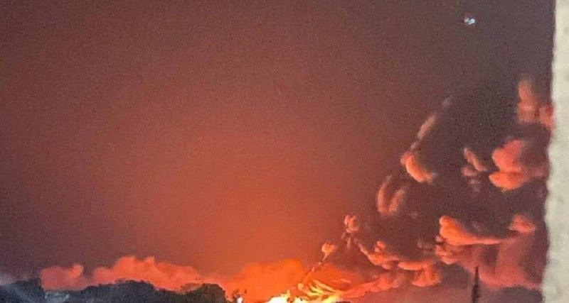 Взрывы в Кропивницком сегодня: полыхают склады и аэродром ⚡🔥 — удар по кропивницкому