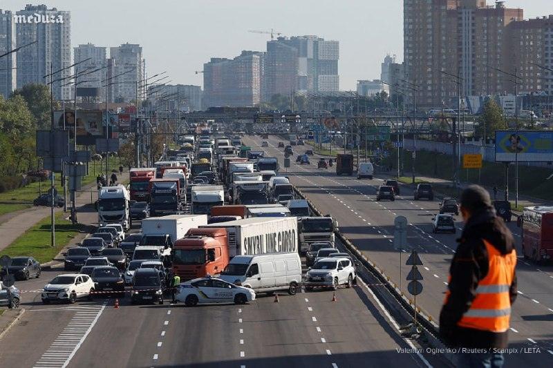 Мосты в Киеве закрыли из-за ударов: перекрыты главные трассы 🌉⚠️ — мосты в киеве закрыты