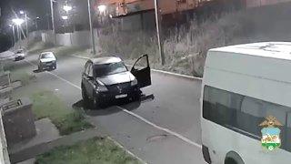 Девушка сожгла машину парня в Башкирии и помирилась с ним 🚗🔥 — поджог машины в башкирии