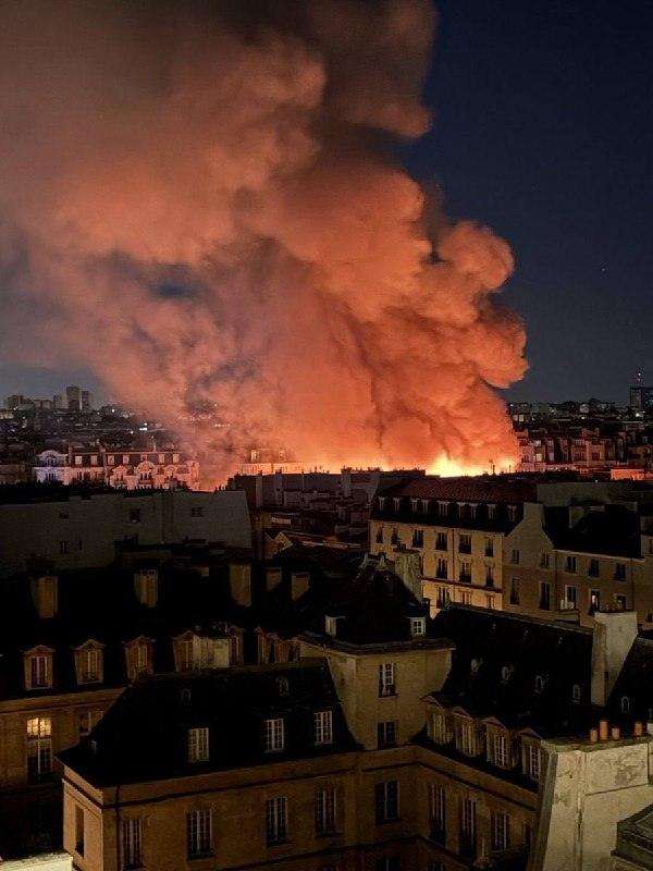 Рынок Анфан-Руж полностью уничтожен огнём в центре Парижа 🇫🇷🔥 — в париже сгорел рынок анфан руж