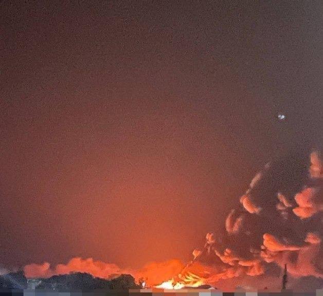 Массированный удар дронов: запад Украины охватил огонь ✈️🔥 — новости украина сегодня