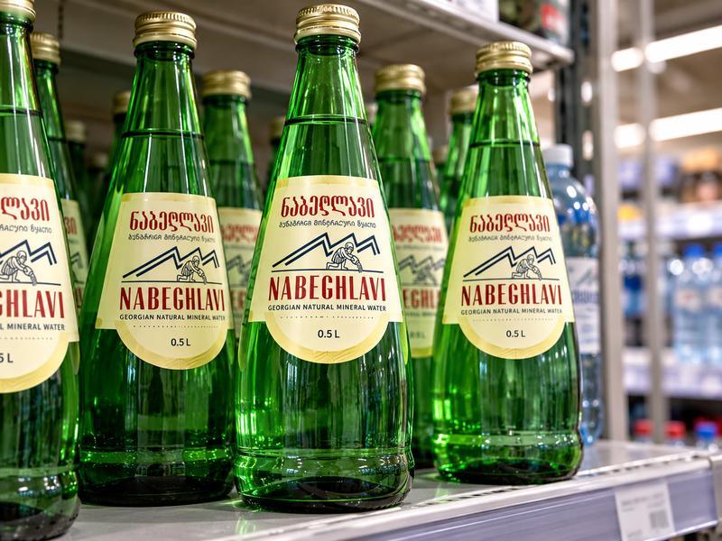 С полок сметают напитки: российские магазины начали чистку 🍷🚫 — роспотребнадзор грузия напитки