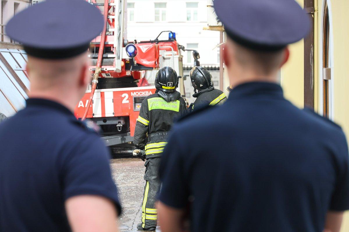 Пожар в Подмосковье сегодня: пылает склад алкоголя на 2500 кв. м 🔥🚒 — горит склад в подмосковье