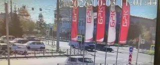 ДТП в Иркутске сегодня: «Тойота» сбила двоих детей на самокатах 🛴💥 — сбили детей на самокате