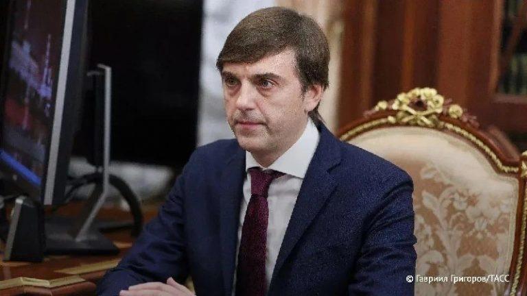 Минпросвещения дробит классы на спецгруппы: школы ждут перемены 📚⚡ — новые правила профильного обучения в школах