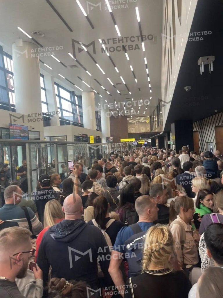 Шереметьево снимает ограничения: табло вылетов приходит в норму ✈️⚡ — задержки рейсов в шереметьево сегодня