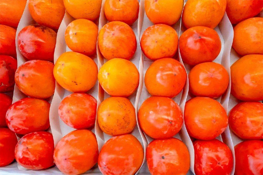Сезон хурмы в Москве: ярмарки завалили спелыми сортами 🍊🔥 — московские ярмарки