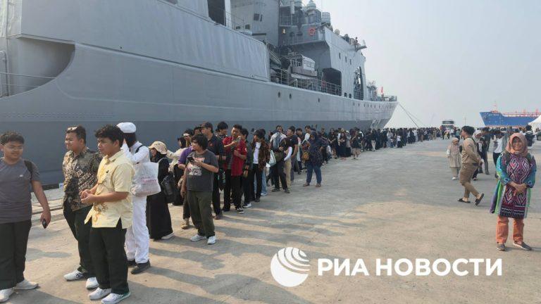 Российские военные корабли в Индонезии: ажиотаж в порту Джакарты ⚓️🇮🇩 — тихоокеанский флот