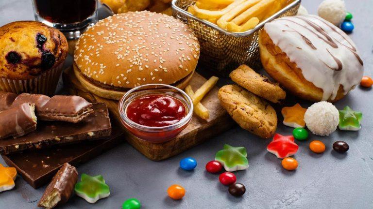Врачи назвали продукты, снижающие иммунитет перед холодами 🍔❌ — продукты снижающие иммунитет