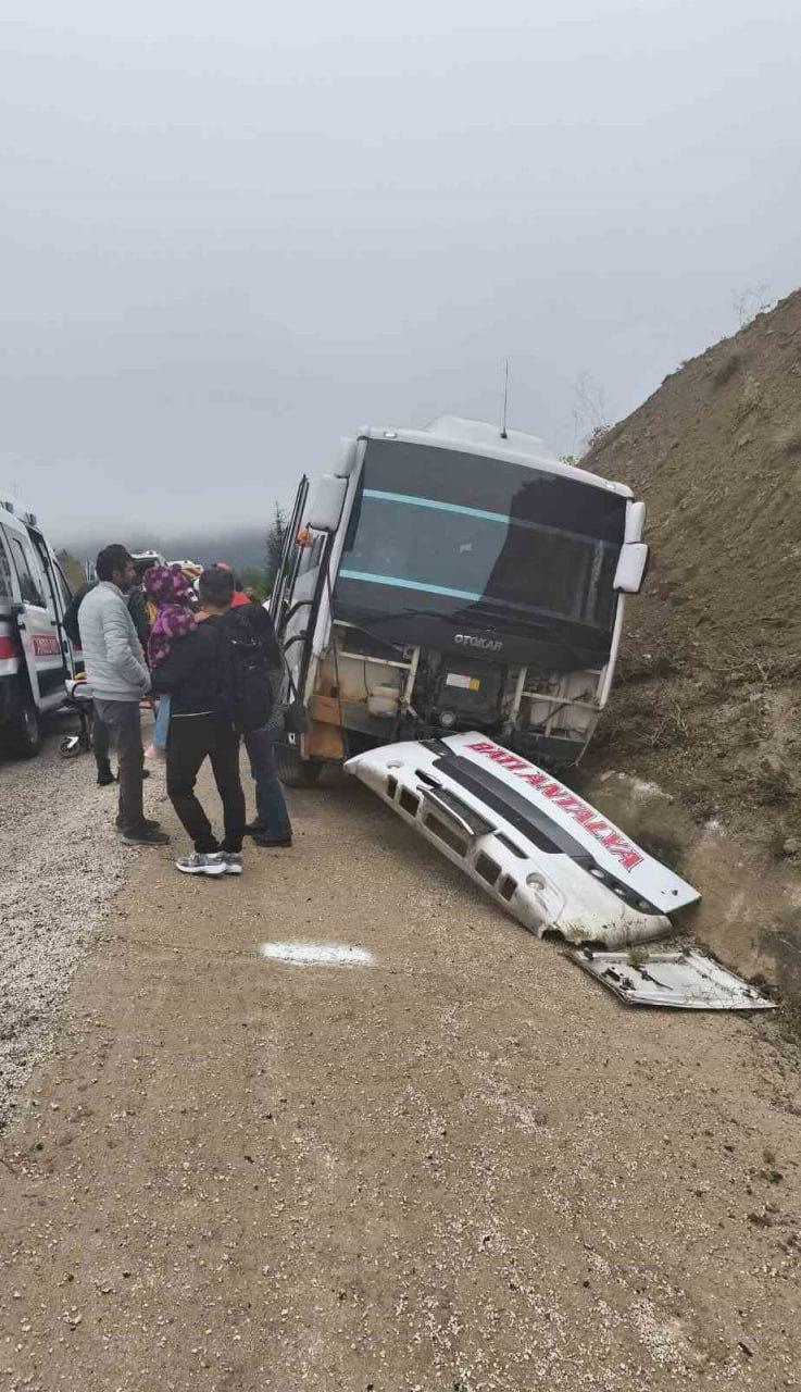 ДТП с туристами в Турции сегодня: число пострадавших россиян 🚑🇹🇷 — авария в анталье автобус