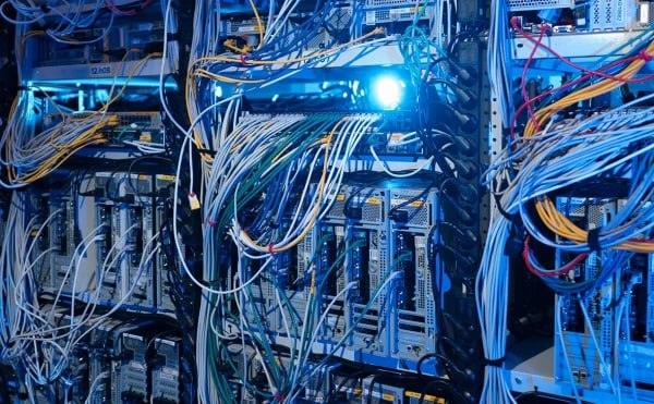 ЦОДы судного дня защитят цифровые сервисы от атак дронов 🤖⚡ — дата-центры судного дня что это