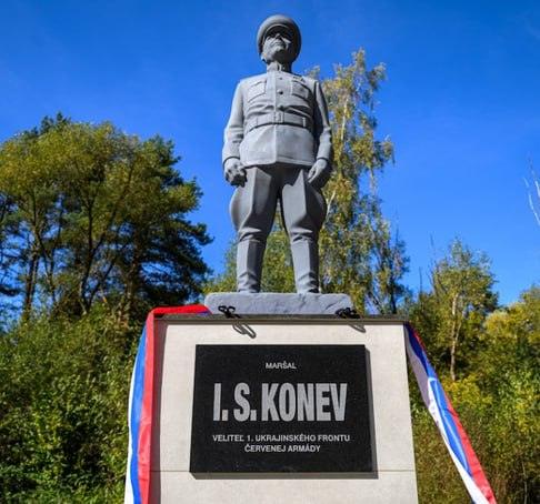 Словакия установила памятник маршалу Коневу в селе Кружлова 🎖️🇸🇰 — памятник маршалу коневу в словакии