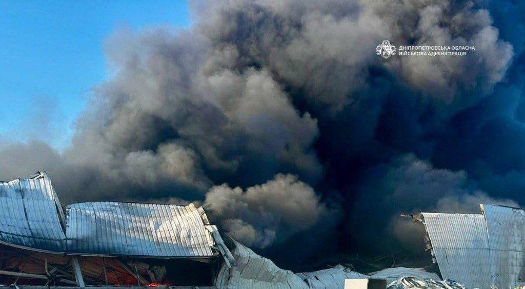 Прилёт в Самаре Днепропетровской области: горят склады 💥🔥 — прилет в самаре днепропетровская область