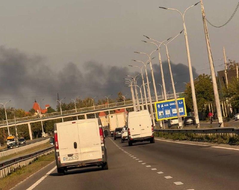 Прилёт в Самаре Днепропетровской области: горят склады 💥🔥 — прилет в самаре днепропетровская область