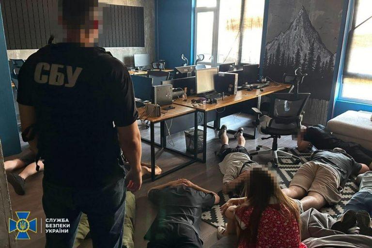 Свидание с вирусом: во Львовской области накрыли кол-центр 💻🚨 — мошеннический кол центр