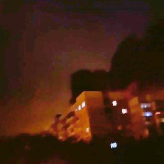 Серия взрывов прогремела в Белгороде: горит жилой дом 🚨💥 — чп белгород