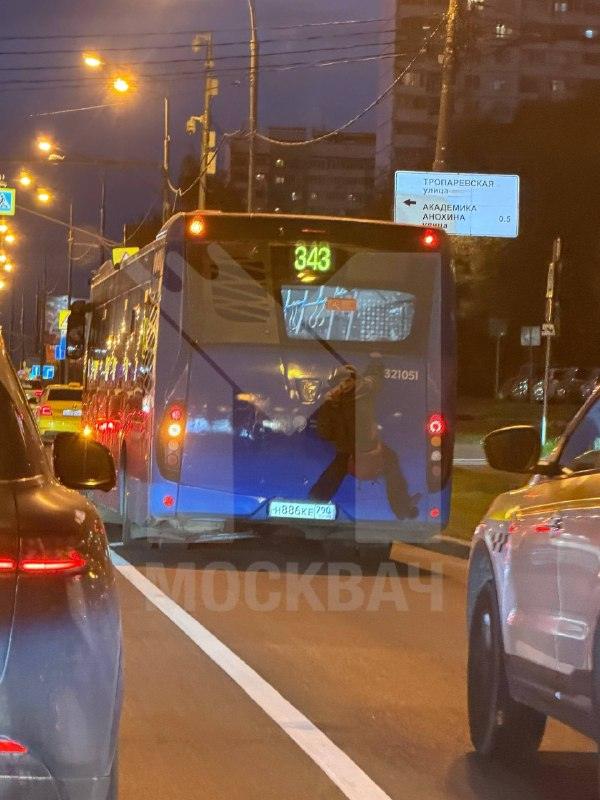 Битва за кресло: как автобусы в Москве переполнены 🚌⚡ — общественный транспорт москвы