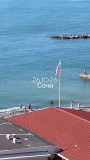 Сочи продолжает греть: пляжный сезон в разгаре 🏖️🔥 — погода в сочи сейчас