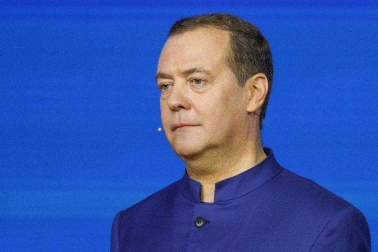 Медведев предупредил о космической войне и судьбе Starlink 🛰️💥 — медведев заявление про космос и старлинк
