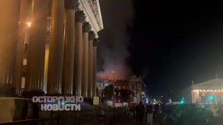 Пожар на Исаакиевской площади тушат из Невы до утра 🔥🚒 — пожар исаакиевской площади